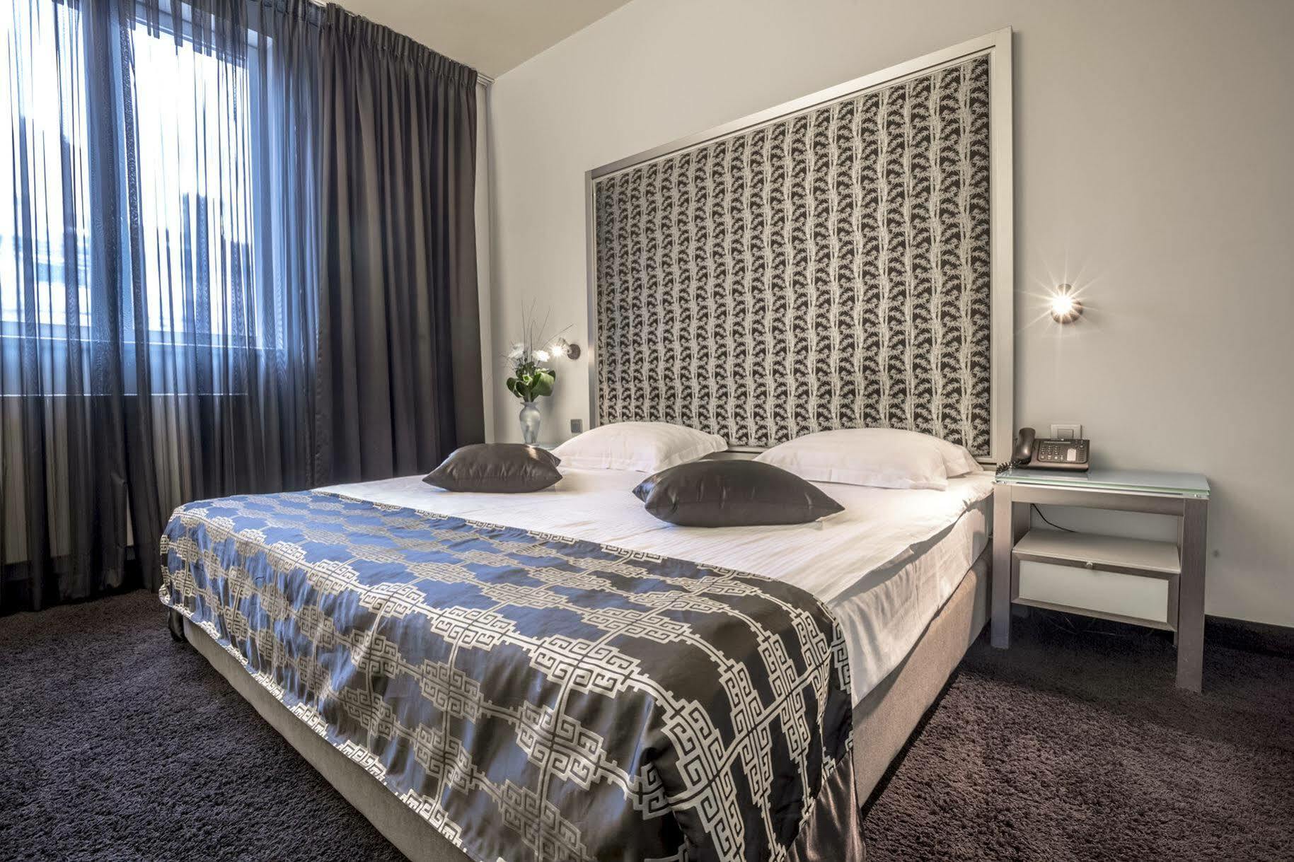 בוקרשט Central Park View Apartments מראה חיצוני תמונה